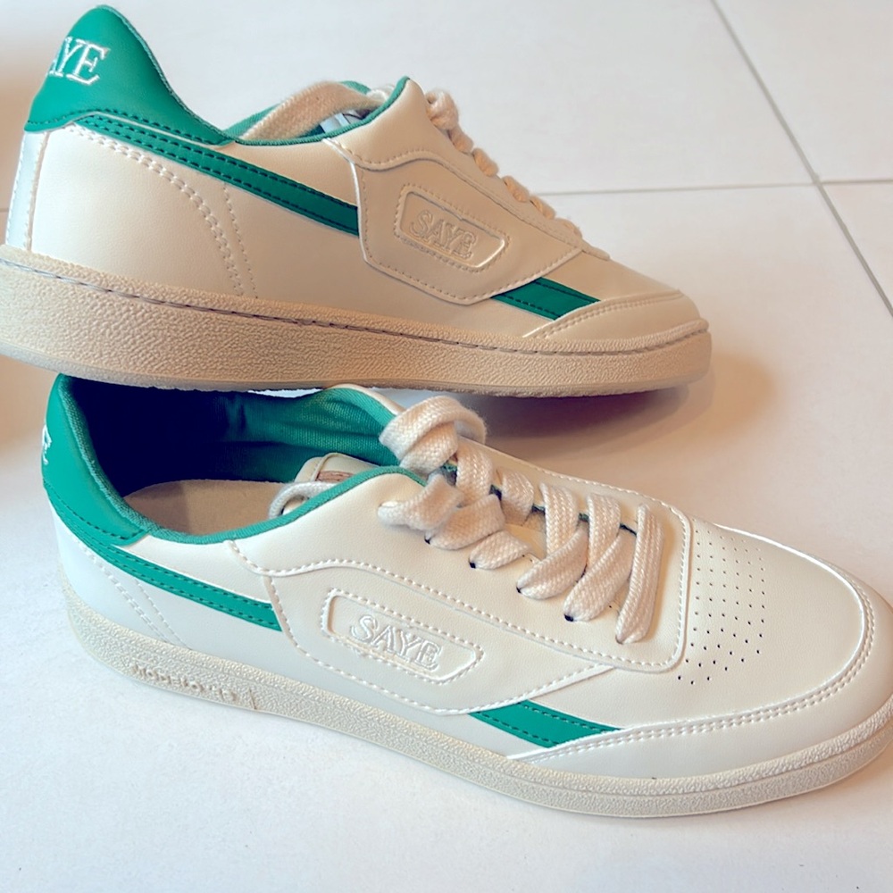 SAYE Vegan Sneakers NIB 39